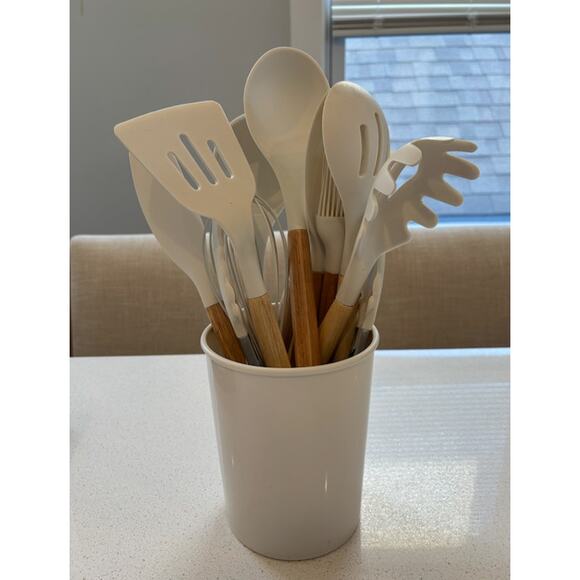 New 12 Piece Tan Kitchen Utensil Set - Picture 1 of 1